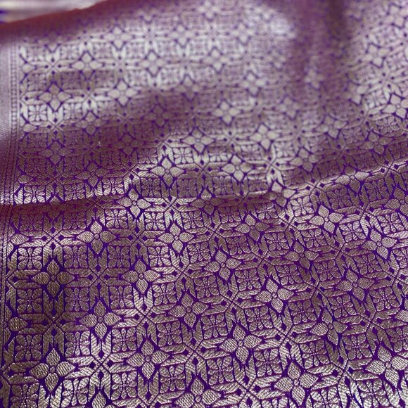 Pink check Indian traditional soft silk saree for women - Picture 2 of 15